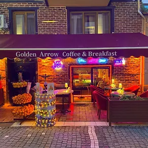 Golden Arrow Old Apartahotel